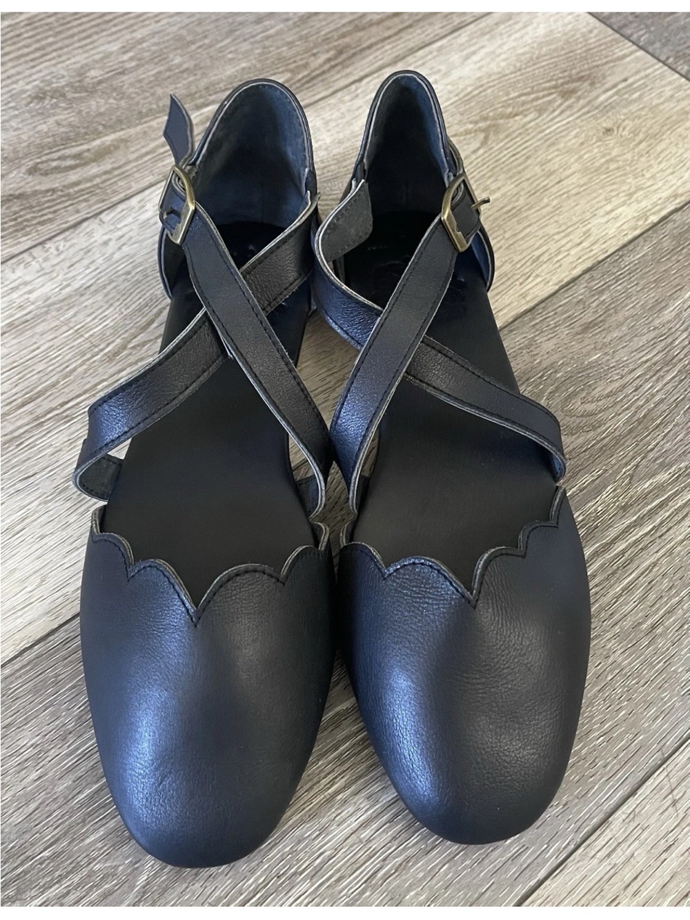 $218 Bali Elf Mangrove Black Leather Scalloped Cross Strap Ballet Flats Sz 10.5